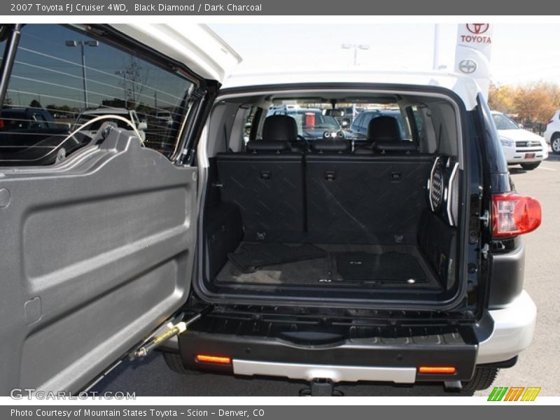 Black Diamond / Dark Charcoal 2007 Toyota FJ Cruiser 4WD