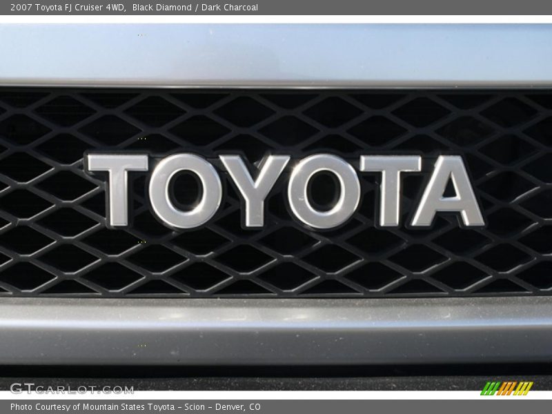  2007 FJ Cruiser 4WD Logo