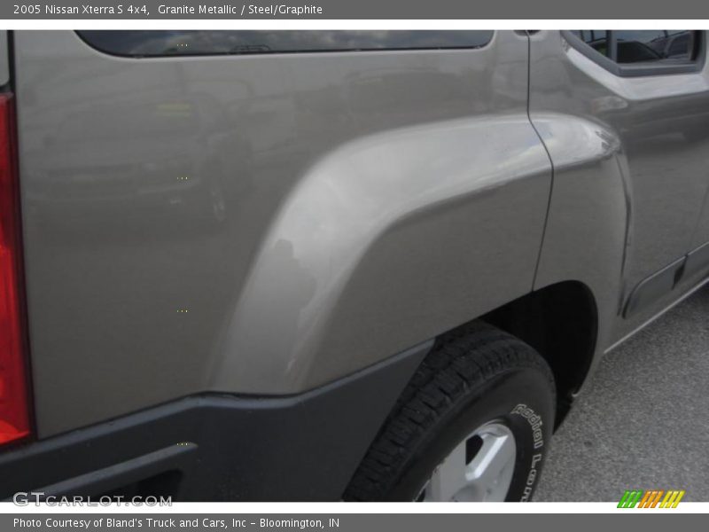 Granite Metallic / Steel/Graphite 2005 Nissan Xterra S 4x4