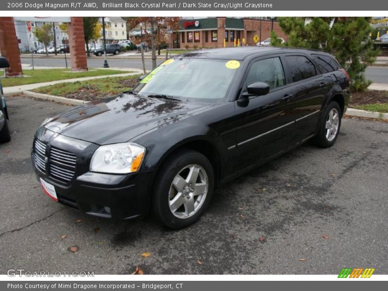 Front 3/4 View of 2006 Magnum R/T AWD