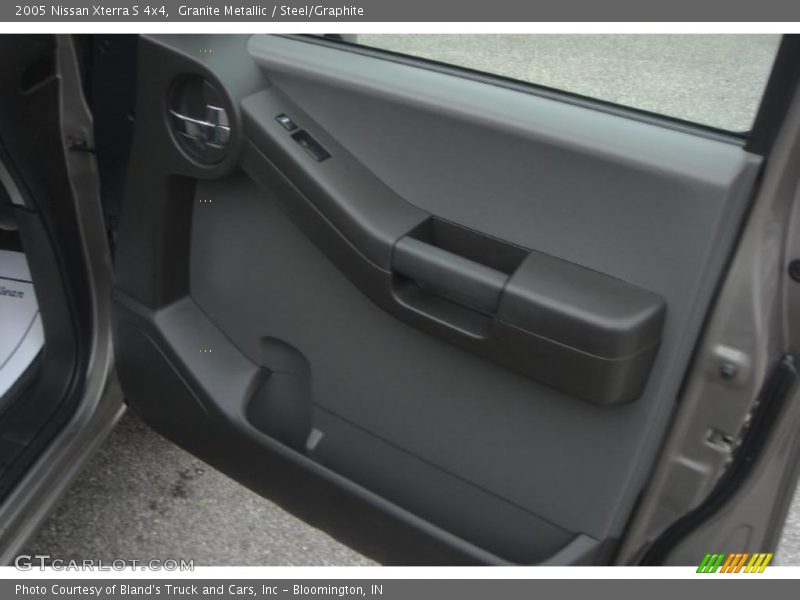 Granite Metallic / Steel/Graphite 2005 Nissan Xterra S 4x4