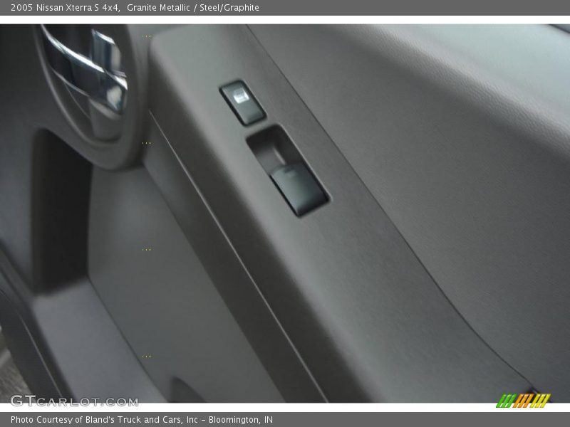Granite Metallic / Steel/Graphite 2005 Nissan Xterra S 4x4