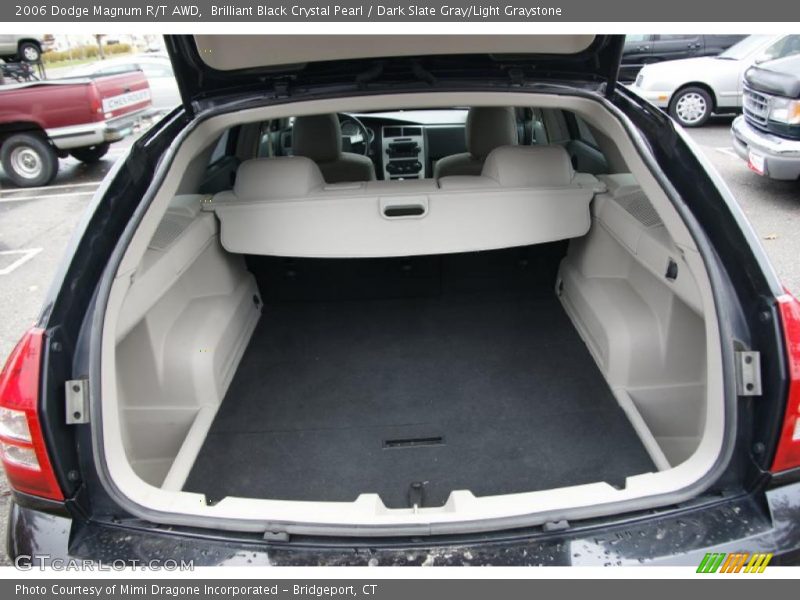  2006 Magnum R/T AWD Trunk