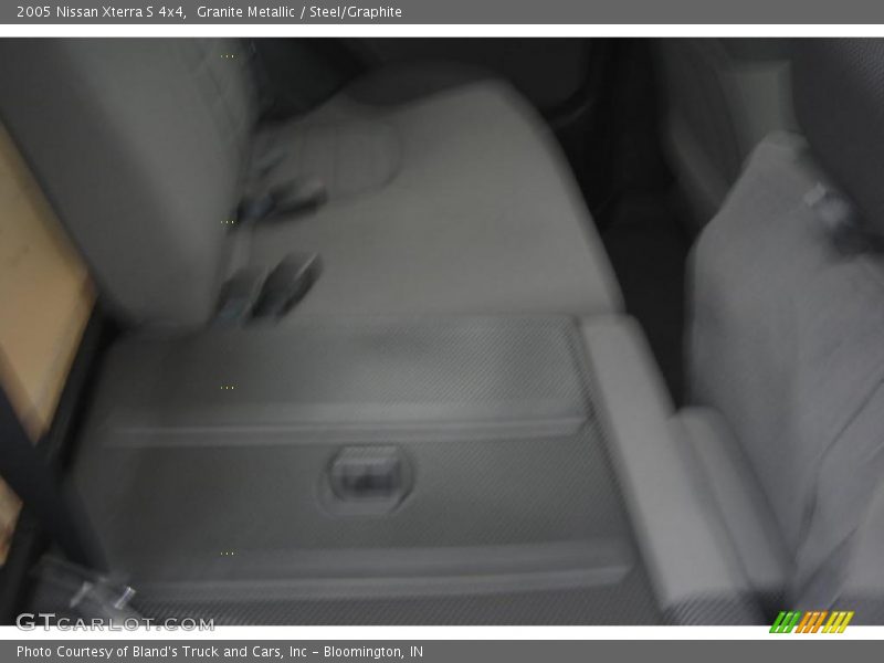 Granite Metallic / Steel/Graphite 2005 Nissan Xterra S 4x4