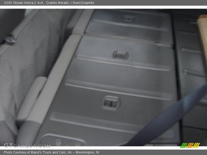 Granite Metallic / Steel/Graphite 2005 Nissan Xterra S 4x4