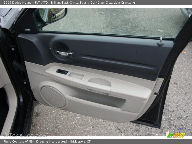 Door Panel of 2006 Magnum R/T AWD