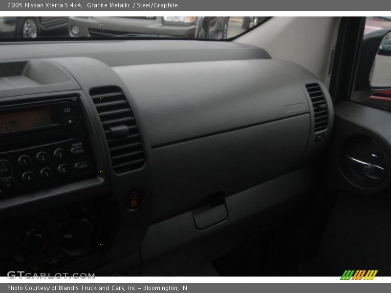 Granite Metallic / Steel/Graphite 2005 Nissan Xterra S 4x4