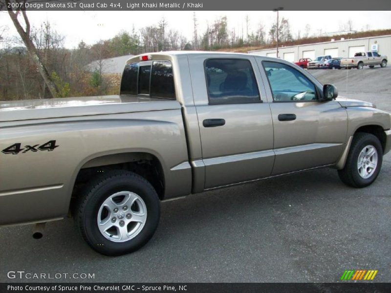 Light Khaki Metallic / Khaki 2007 Dodge Dakota SLT Quad Cab 4x4