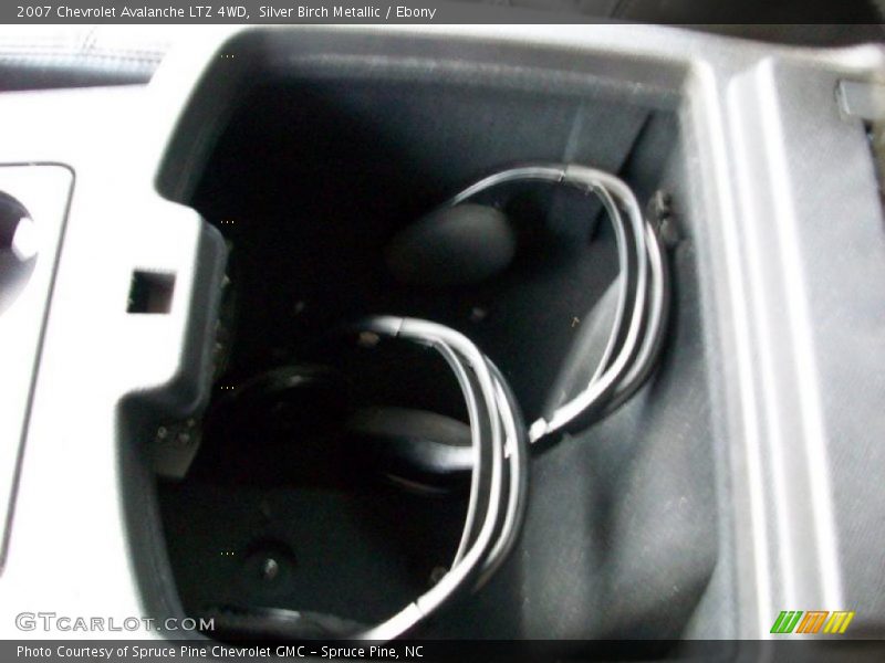Silver Birch Metallic / Ebony 2007 Chevrolet Avalanche LTZ 4WD