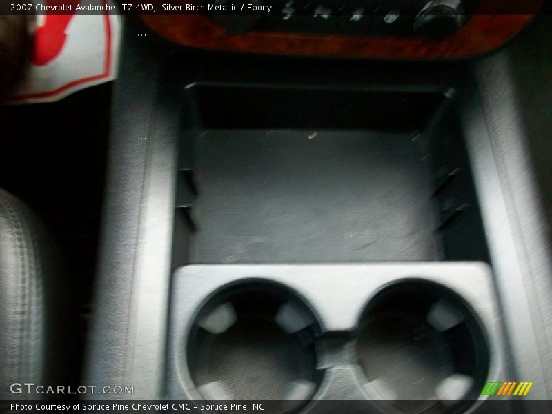 Silver Birch Metallic / Ebony 2007 Chevrolet Avalanche LTZ 4WD