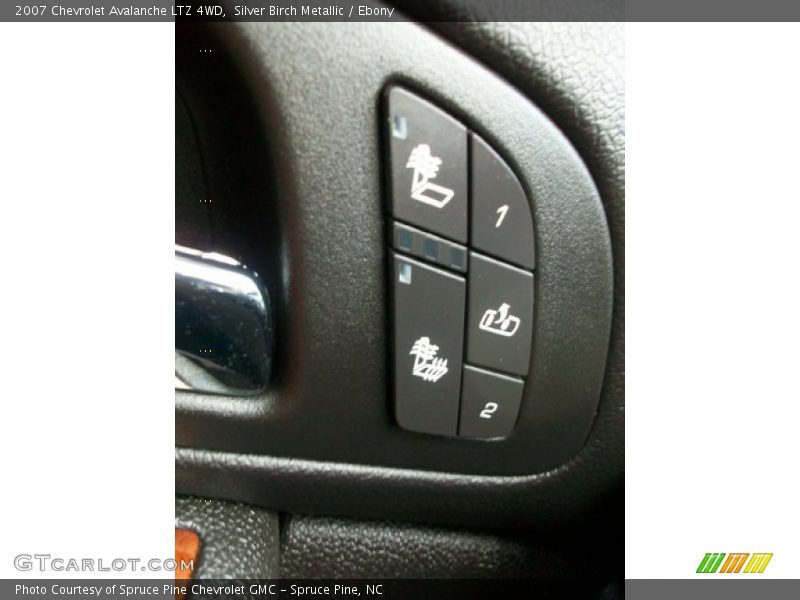 Silver Birch Metallic / Ebony 2007 Chevrolet Avalanche LTZ 4WD