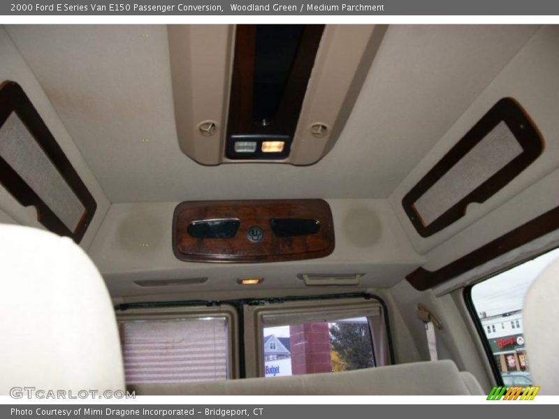 Woodland Green / Medium Parchment 2000 Ford E Series Van E150 Passenger Conversion
