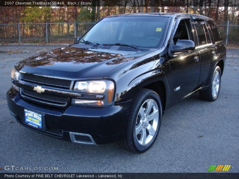 Front 3/4 View of 2007 TrailBlazer SS 4x4