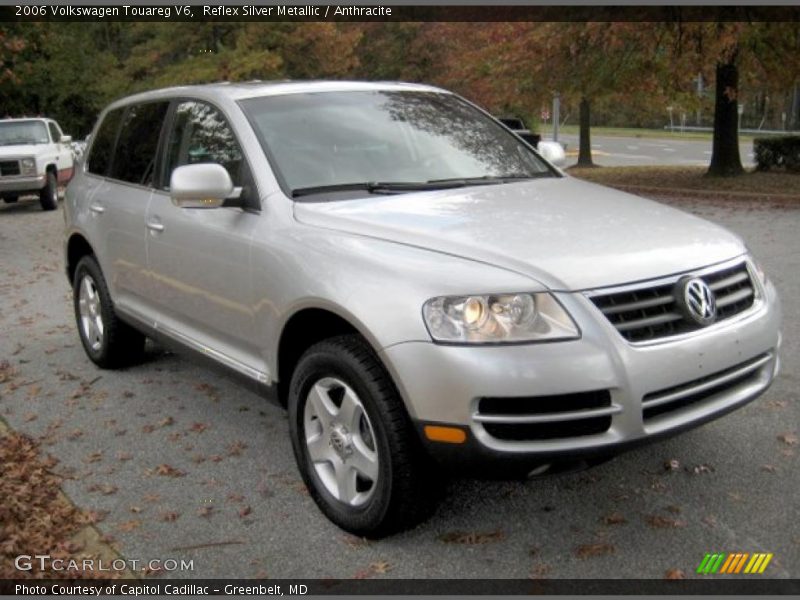Front 3/4 View of 2006 Touareg V6