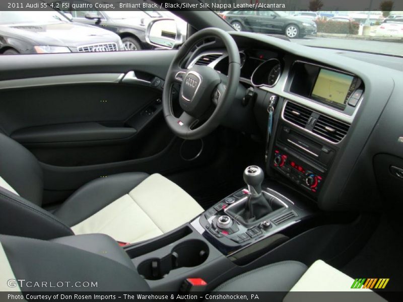 Dashboard of 2011 S5 4.2 FSI quattro Coupe