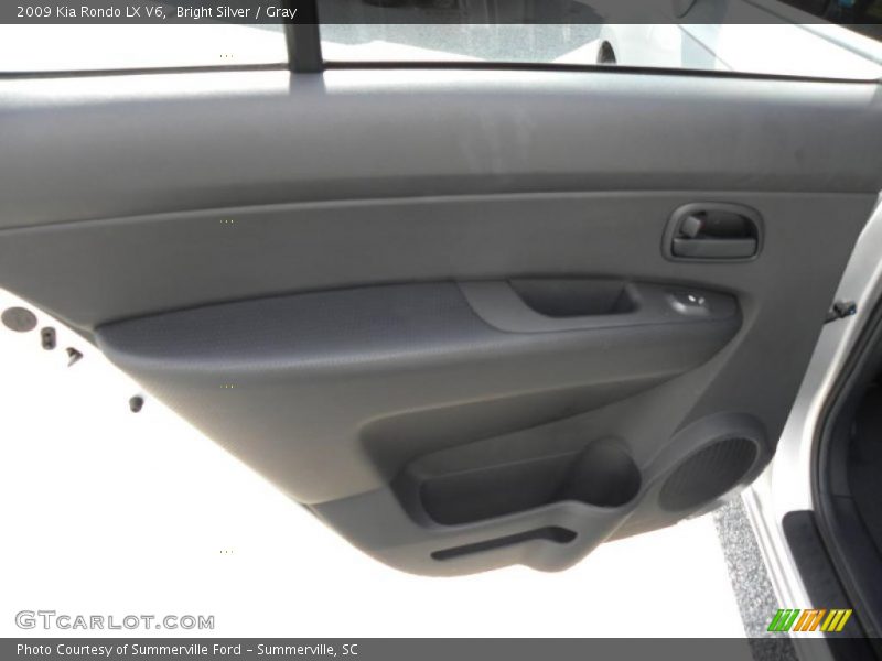 Bright Silver / Gray 2009 Kia Rondo LX V6