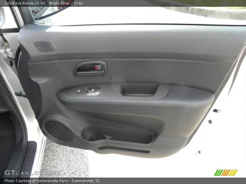 Bright Silver / Gray 2009 Kia Rondo LX V6