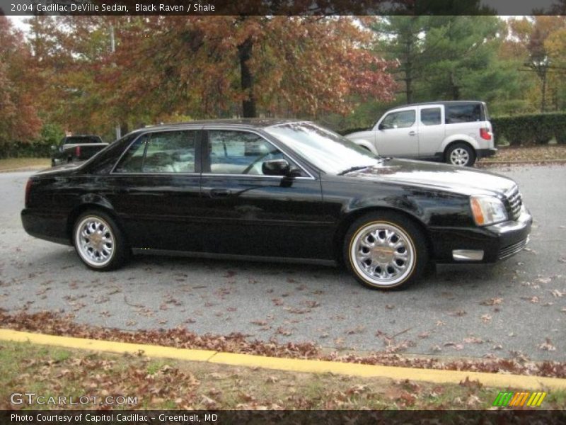 Black Raven / Shale 2004 Cadillac DeVille Sedan