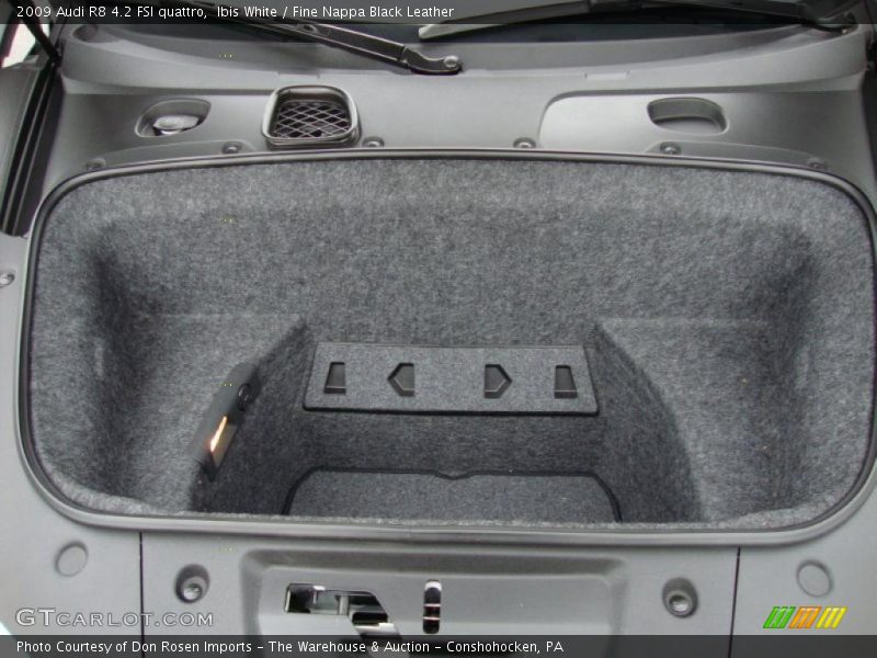  2009 R8 4.2 FSI quattro Trunk