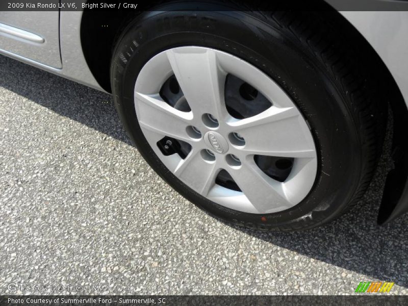 Bright Silver / Gray 2009 Kia Rondo LX V6