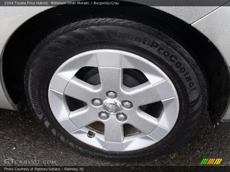 Millenium Silver Metallic / Burgundy/Gray 2004 Toyota Prius Hybrid