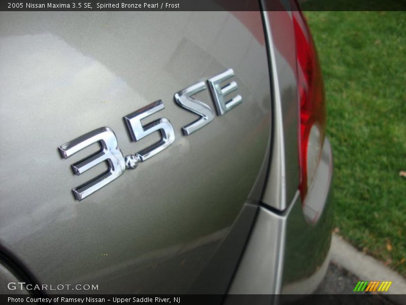 Spirited Bronze Pearl / Frost 2005 Nissan Maxima 3.5 SE