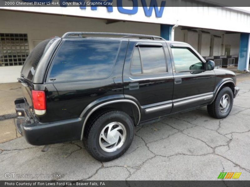 Onyx Black / Graphite Gray 2000 Chevrolet Blazer LS 4x4