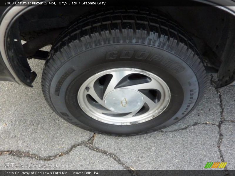 Onyx Black / Graphite Gray 2000 Chevrolet Blazer LS 4x4