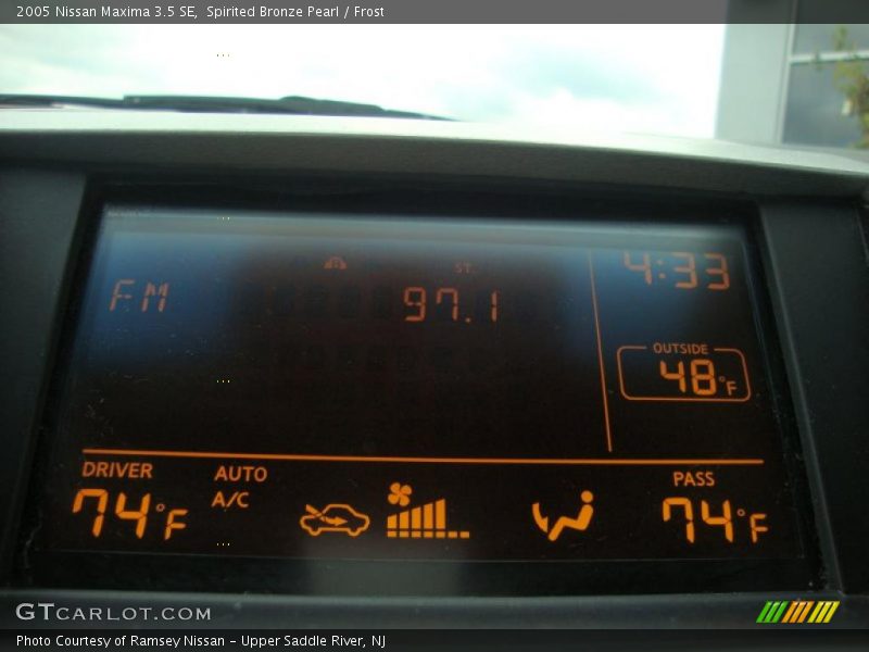 Spirited Bronze Pearl / Frost 2005 Nissan Maxima 3.5 SE