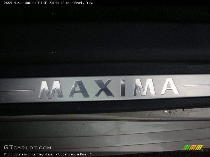 Spirited Bronze Pearl / Frost 2005 Nissan Maxima 3.5 SE