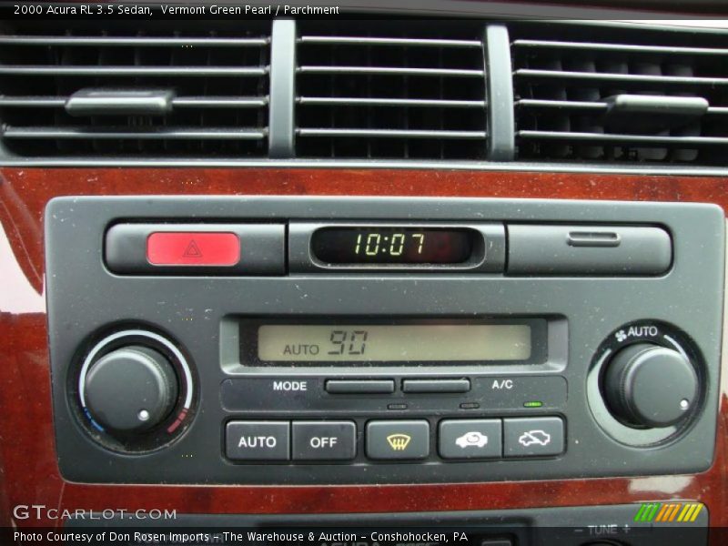 Controls of 2000 RL 3.5 Sedan