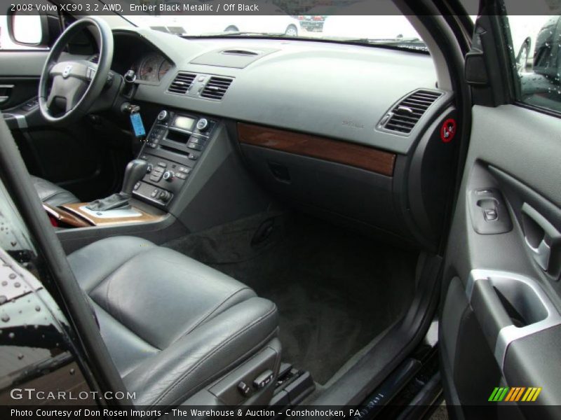 Dashboard of 2008 XC90 3.2 AWD