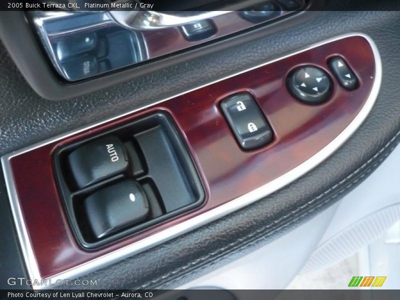 Controls of 2005 Terraza CXL