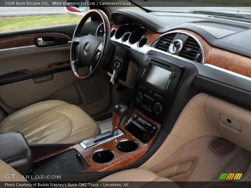 Dashboard of 2008 Enclave CXL