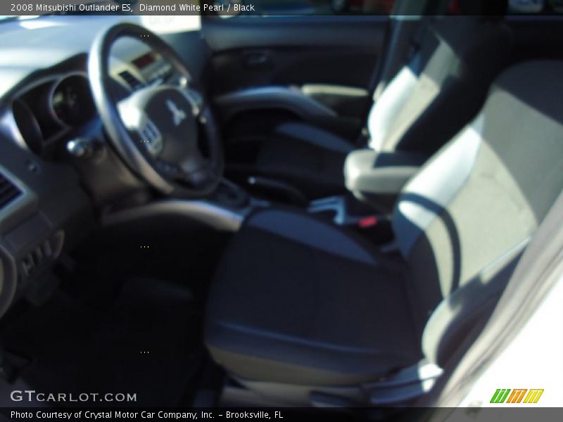 Diamond White Pearl / Black 2008 Mitsubishi Outlander ES