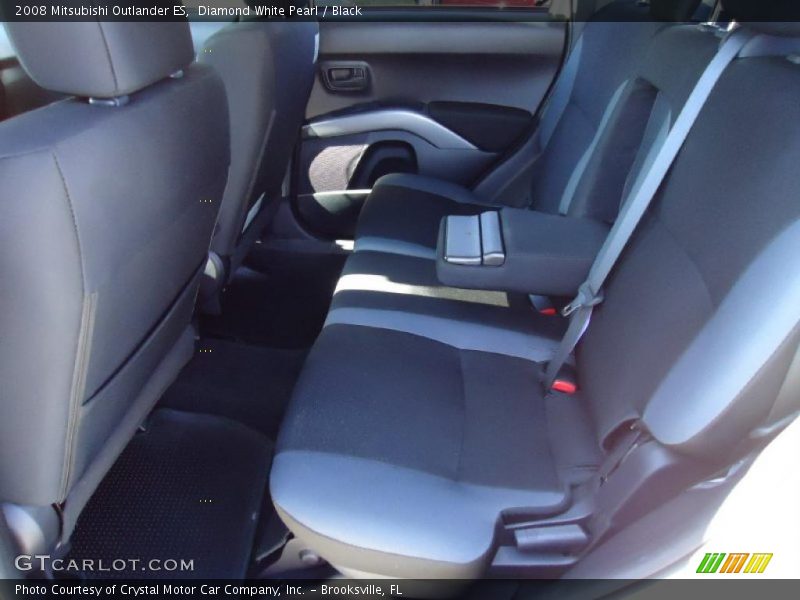 Diamond White Pearl / Black 2008 Mitsubishi Outlander ES