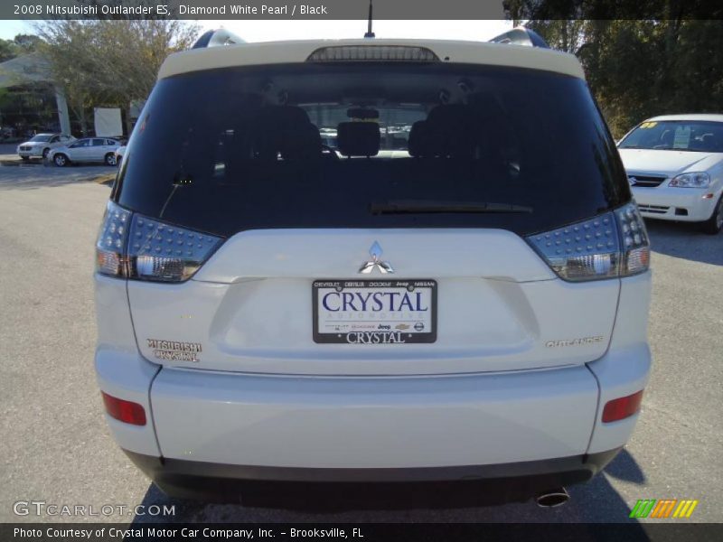 Diamond White Pearl / Black 2008 Mitsubishi Outlander ES