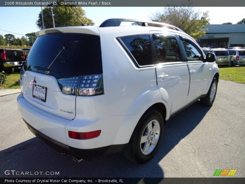 Diamond White Pearl / Black 2008 Mitsubishi Outlander ES