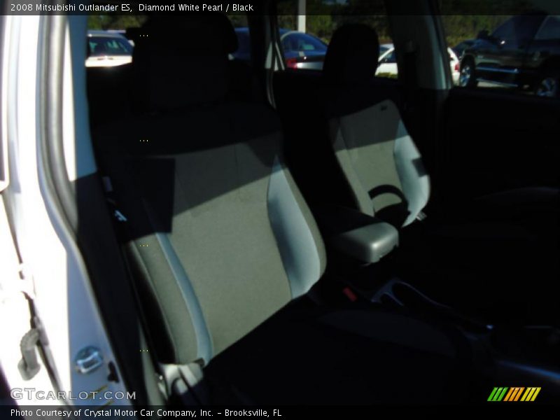 Diamond White Pearl / Black 2008 Mitsubishi Outlander ES