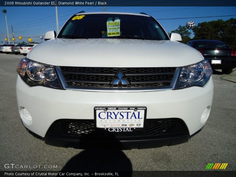 Diamond White Pearl / Black 2008 Mitsubishi Outlander ES