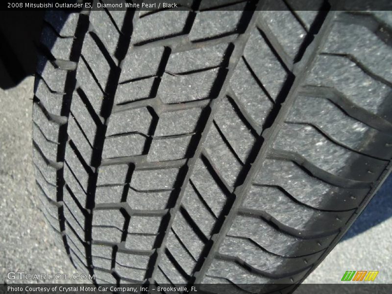 Diamond White Pearl / Black 2008 Mitsubishi Outlander ES