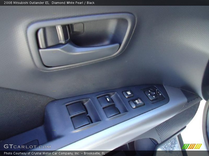 Diamond White Pearl / Black 2008 Mitsubishi Outlander ES