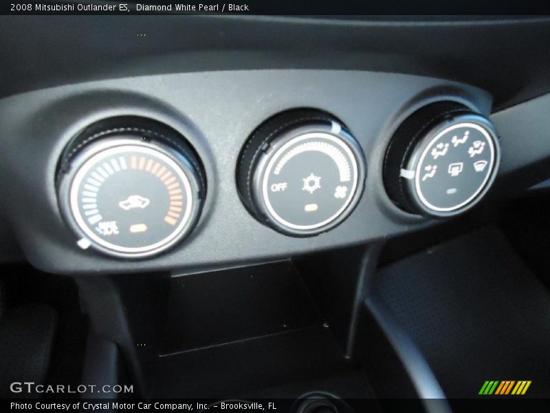 Diamond White Pearl / Black 2008 Mitsubishi Outlander ES