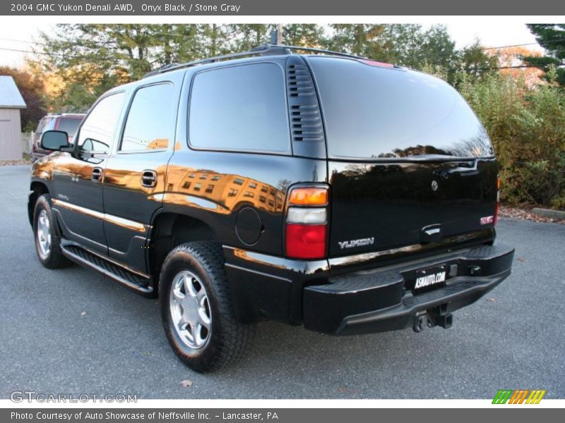 Onyx Black / Stone Gray 2004 GMC Yukon Denali AWD