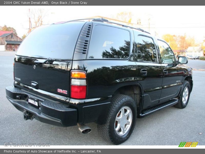 Onyx Black / Stone Gray 2004 GMC Yukon Denali AWD