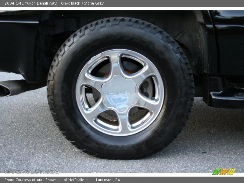 Onyx Black / Stone Gray 2004 GMC Yukon Denali AWD