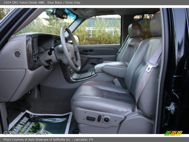 Onyx Black / Stone Gray 2004 GMC Yukon Denali AWD