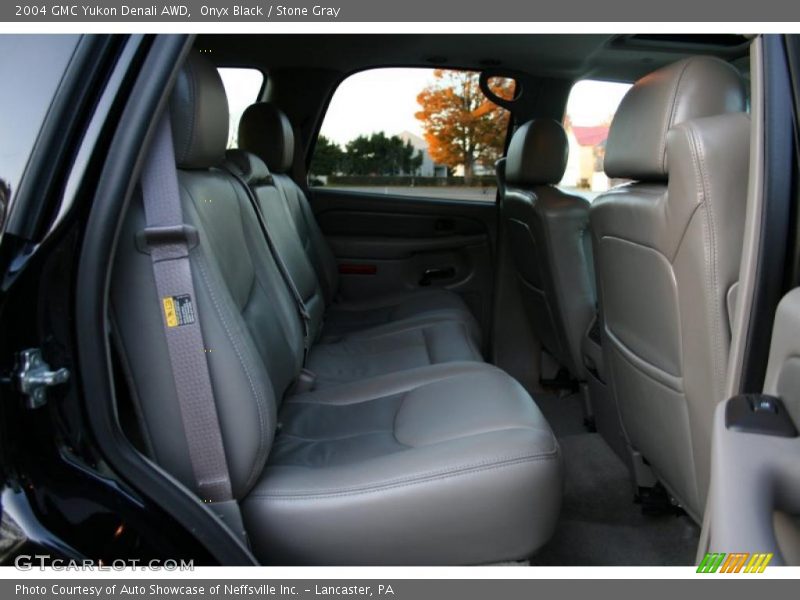 Onyx Black / Stone Gray 2004 GMC Yukon Denali AWD
