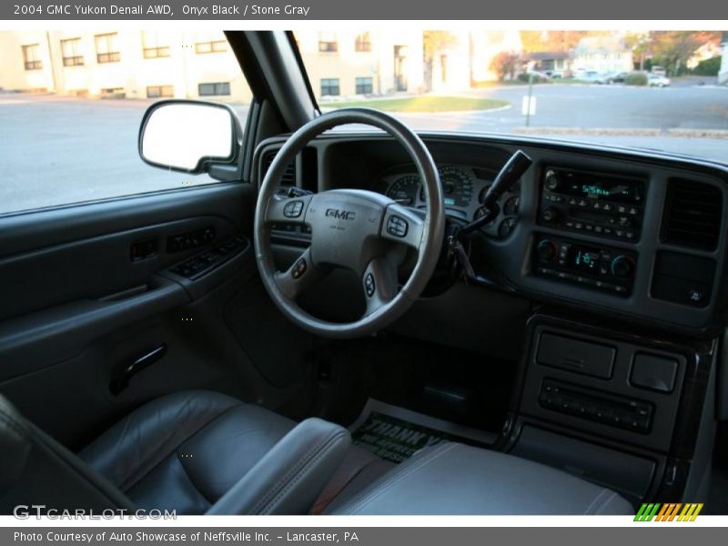 Onyx Black / Stone Gray 2004 GMC Yukon Denali AWD