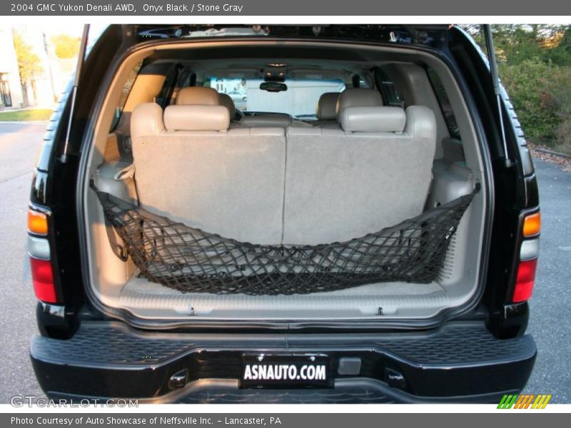 Onyx Black / Stone Gray 2004 GMC Yukon Denali AWD
